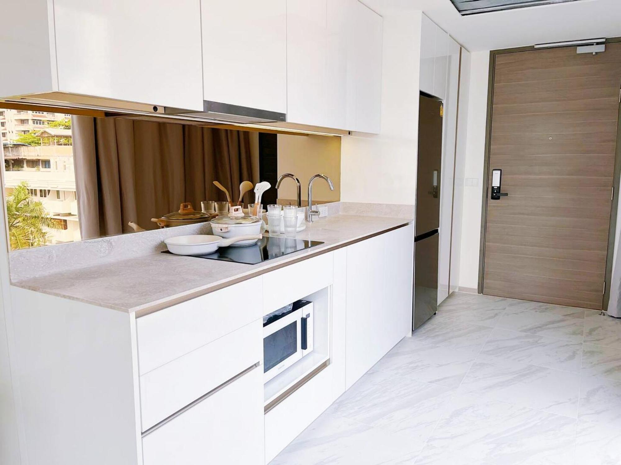 Fynn Asoke Apartment